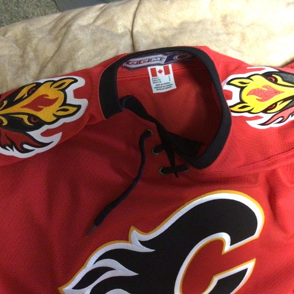 NHL CALGARY Flames jersey - Picture 3 of 4